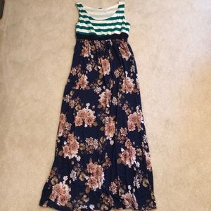 NWOT Eloges Maxi Dress with pockets